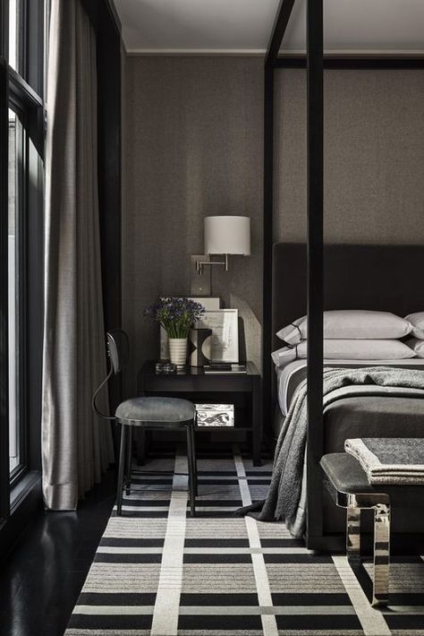 From minimal designs to more layered and lived-in spaces, the foot of the bed is an unsuspecting focal point for most bedrooms. Here's how to style it. Black Canopy Bed, Masculine Room, Rustic Bedroom Design, Masculine Bedroom, Bedroom Design Inspiration, Four Poster Bed, Four Poster, Poster Bed, Bedroom Black