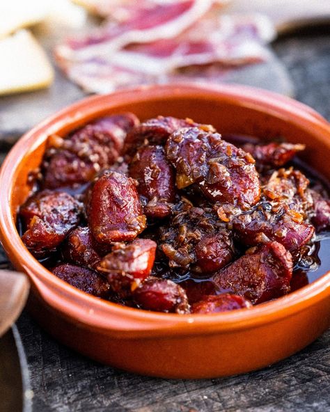 How To Cook Chorizo, Tapas Dishes, Sherry Vinegar, Spanish Tapas, Gluten Free Banana, Chorizo, Stew, Red Wine, Tapas