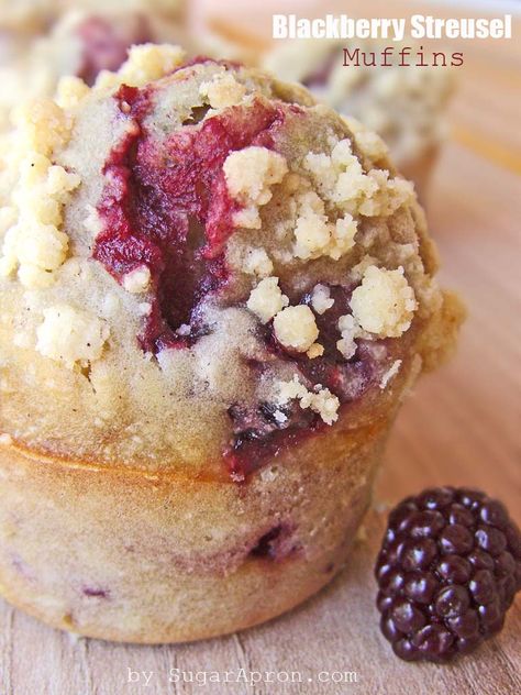 Blackberry Streusel Muffins Blackberry Streusel, Blackberry Muffins, Blackberry Recipes, Streusel Muffins, Muffin Streusel, Muffin Bread, Sweets Treats, Muffin Recipes, Coffee Cake