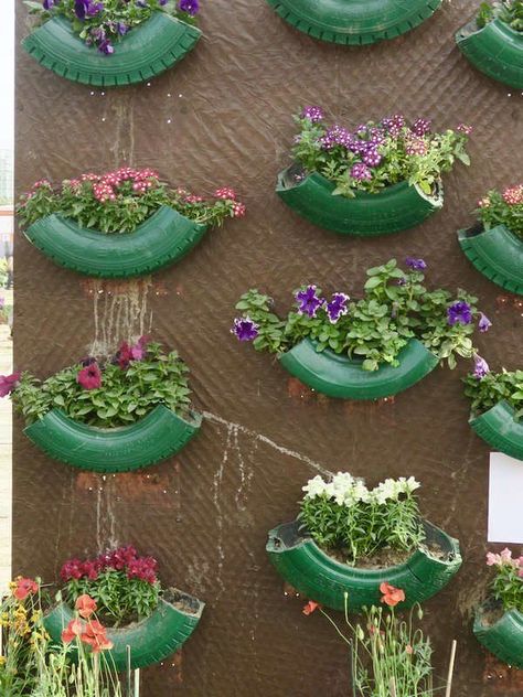 Tire Garden, Tire Planters, Upcycle Garden, Easy Landscaping, Eco Friendly Decor, Upcycle Decor, Landscaping Tips, Backyard Makeover, Small Patio