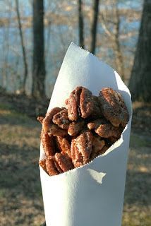 Sinful Southern Sweets: Pralined Pecans Pecan Snacks, Pecans Candied, Haitian Dishes, Family Function Outfit, Pecan Candy, Pecan Treats, Function Outfit, Praline Pecans, Pecan Pralines