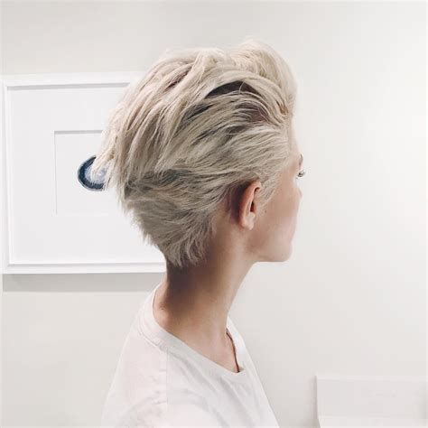 Penteado Cabelo Curto, Short Blonde, Short Blonde Hair, 7k Followers, Hair Envy, Short Hair Cuts For Women, Great Hair, Hairstyles Haircuts, Short Hairstyles For Women