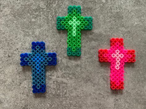 Perler Bead Cross Peeler Bead Gift Ideas, Perler Beads Cross, Easter Perler Bead Patterns, Perler Bead Animals, Cute Perler Bead Patterns, Ironing Beads Ideas, Perler Bead Designs, Melt Beads, Melt Beads Patterns