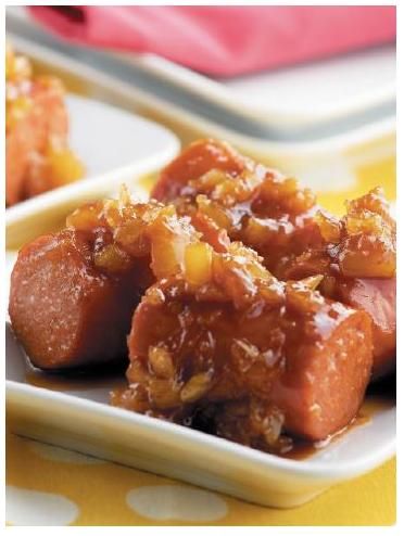 Hawaiian Kielbasa 3 lbs Kielbasa 1 can crushed pineapples 1/2 C brown sugar 1 jar Heinz chili sauce throw in slow cooker 6 hrs Hawaiian Kielbasa, Kielbasa Recipe, Slow Cooker Appetizers, Kielbasa Recipes, Gooseberry Patch, Hawaiian Food, Kielbasa, Crock Pot Cooking, Easy Slow Cooker