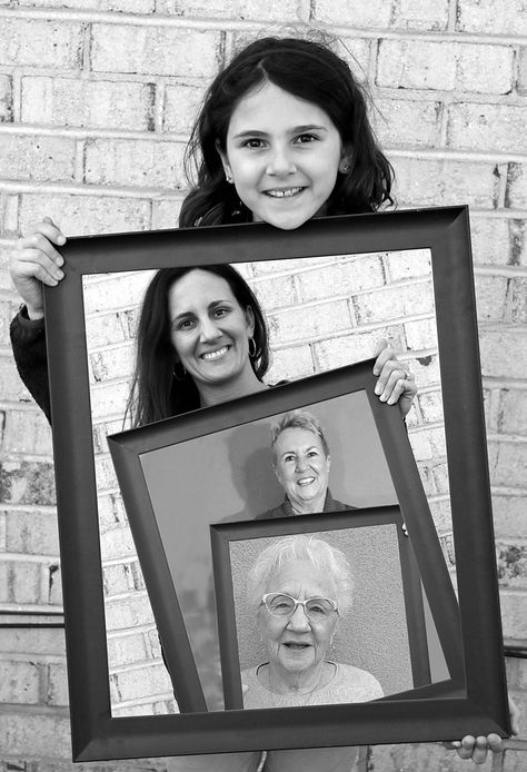 Generation Pictures Ideas, 3 Generations Photo, Family Canvas Ideas, Generation Photos, Old Photos Ideas, Generation Photoshoot Ideas, Four Generation Pictures, 4 Generations Photo, Family Generation Photography