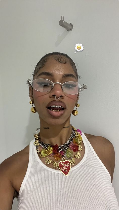 Chunky Glasses, Gold Layered Necklaces, Dope Jewelry Accessories, Random Aesthetic, Black Femininity, Coin Pendant Necklace, Bad Idea, Dope Jewelry, Jewelry Birthday