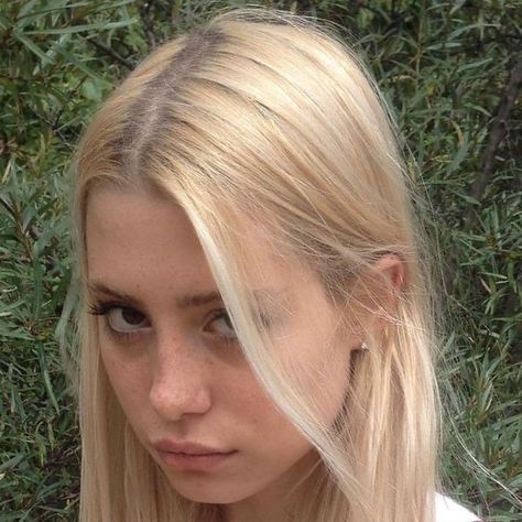 Short Grunge Hair, Alternative Makeup, Brown Blonde Hair, Lily Rose Depp, Dye My Hair, Hair Inspo Color, Grunge Hair, Dream Hair, Marie Antoinette