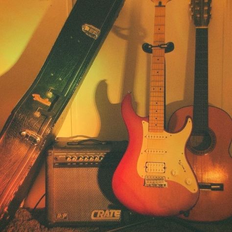 70s Guitar Aesthetic, Orange Guitar Aesthetic, Music Club Aesthetic, Orange Music Aesthetic, 70s Core, Instruments Aesthetic, Rock Aesthetic, Rockstar Aesthetic, 70s Aesthetic