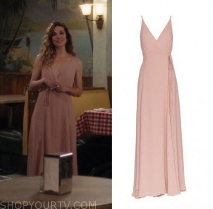 Schitt's Creek: Season 6 Episode 8 Alexis' Pink Dress | Shop Your TV Alexis Outfits, Alexis Rose, Rose Pink Dress, Girly Fits, Dress Up Boxes, Worn On Tv, Flattering Outfits, Schitt's Creek, Tv Show Outfits