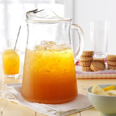 Iced Tea Lemonade Recipe, Lemonade Iced Tea, Tea With Lemon, Iced Tea Recipe, Banane Plantain, State Fair Food, Iced Tea Lemonade, Lemon Lemonade, Iced Tea Recipes