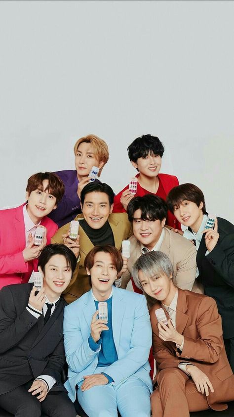 Super Junior Group Photo, Super Junior Funny, Yesung Super Junior, Super Junior Donghae, Choi Siwon, Drawing People Faces, Last Man Standing, Korean Actress, Lock Screen