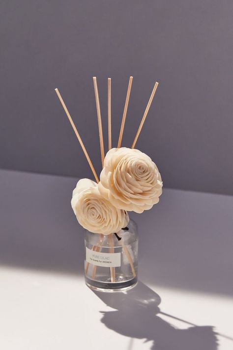 Reed Diffuser Diy, Scentsy Sample Ideas, Homemade Reed Diffuser, Reed Diffuser Decor, Diffuser Diy, Flower Diffuser, Tapered Candle, Air Dry Clay Projects, Perfume Packaging