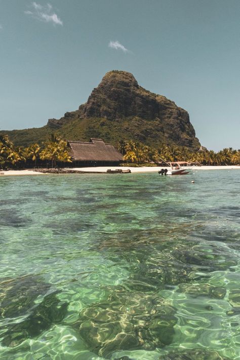 Mauritius Aesthetic, Grand Turk Island, Study Abroad Travel, Regions Of The Philippines, Mauritius Holiday, Mauritius Travel, Selena Pictures, Mauritius Island, Puerto Princesa