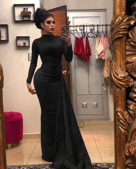 Claudia Ochoa, Mexico Culture, Feminine Aesthetic, Black Heart, Smile Face, Eye Black, Mermaid Formal Dress, Fashion Inspo Outfits, Formal Dresses Long