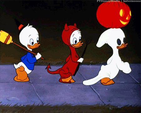 Donald Duck Nephews, Trick Or Treat Disney, Halloween Gif, Disney Gif, Disney Phone Wallpaper, Halloween Movies, Anime Eyes, Disney Halloween, Disney Cartoons