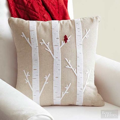 Red Crafts, White Birch Trees, Felt Pillow, Tree Pillow, Pretty Pillow, Navidad Diy, Christmas Pillows, Sewing Pillows, Birch Trees