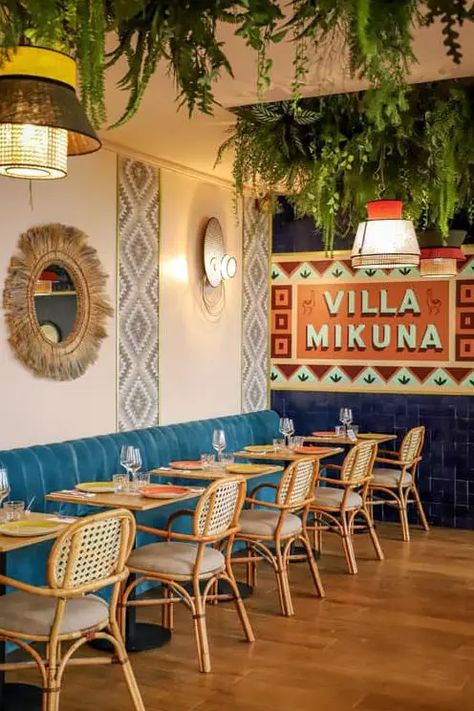 New temple of Peruvian gastronomy, Villa Mikuna has just opened its doors in Paris. This restaurant propels us into a South American setting Peruvian Restaurant Interior, South American Interior, Mexican Restaurant Wall Decor, Cute Mexican Restaurant Decor, Latin American Restaurant Design, Carribean Restaurant Decor, Latin American Interior Design, Cuban Restaurant Design, Peruvian Decor Interior Design