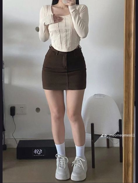 Skirt Outfits Korean, Chubby Style, Look Legging, Street Outfits, Everyday Fashion Outfits, Casual Day Outfits, Trendy Summer Outfits, Easy Trendy Outfits, Simple Trendy Outfits