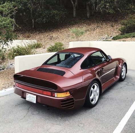 959 Porsche, Porsche 959, Porsche 912, Porsche Sports Car, Porsche Classic, Luxurious Cars, Vintage Porsche, Vw Porsche, Garnet Red