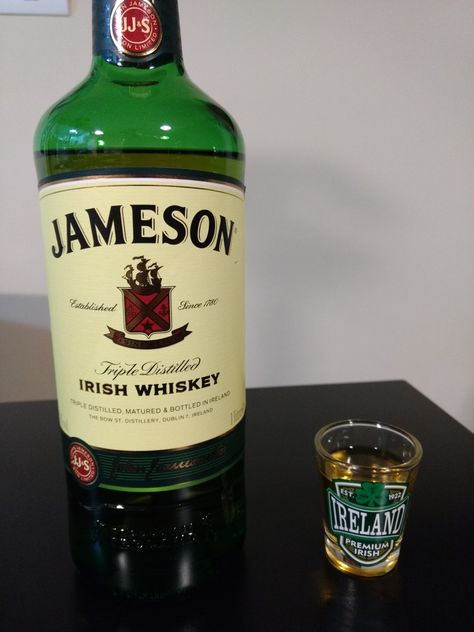 Jameson Irish Whiskey Whiskey Fake Story, Jameson Whiskey, Jameson Irish Whiskey, Cigars And Whiskey, Irish Whiskey, Soju Bottle, Fake Story, Cigars, Pin Collection