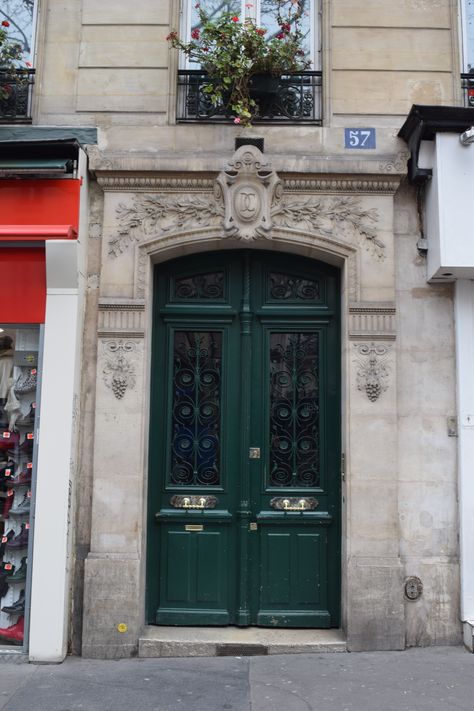 Apartment door in Paris, France #doors #paris Paris Doors, Lps Houses, Apartment Front Doors, Entrance Apartment, Apartment Doors, Paris Buildings, Paris Door, Luxury Apartment Building, Apartment Door