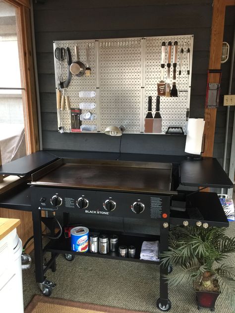 Blackstone Grill, Outdoor Grill Station, Flat Top Grill, Grill Station, Outdoor Kitchen Bars, Griddle Cooking, Outdoor Barbecue, Backyard Grilling, Blackstone Griddle