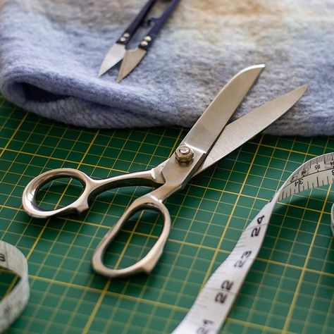 Tailor Scissors, Sewing Scissors, Vinyl Storage, Fabric Scissors, Fabric Projects, Tools And Equipment, Sewing Supplies, Pattern Making, Dressmaking