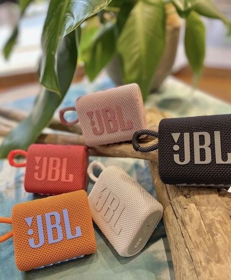 Jbl Speakers Aesthetic, Cornwall Outfits, Beachy Lifestyle, Sports List, Random Accessories, Jbl Bluetooth, Jbl Speakers, Guys Trip, Cool Tech Gadgets