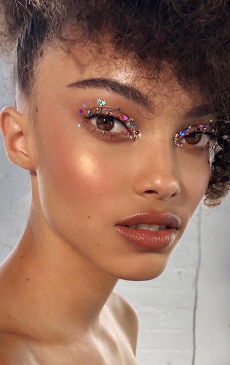 Editorial Make-up, Fall Makeup Trend, Festival Make Up, Dewy Makeup, Smink Inspiration, Beauty Make-up, Makeup Hacks, Festival Makeup, Glitter Eyes