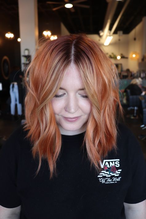 Highlights, lowlights, face frame, copper hair, oligo color, professional hair color Copper Smudge Root, Copper Shag Hair, Summer Copper Hair, Copper Hair With Shadow Root, Short Copper Hair, Hair Color Inspiration, Red Hair With Blonde Highlights, Red Blonde Hair, Fox Hair