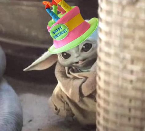 Yoda Happy Birthday, Decoracion Star Wars, Yoda Funny, Birthday Wishes For Friend, Disney Princess Drawings, Star Wars Yoda, Birthday Meme, Happy Birthday Images, Cute Memes