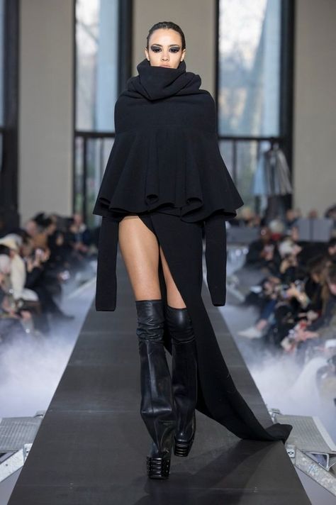 Rick Owens FW23 "LUXOR" Paris Fashion Week Runway | Hypebeast Rick Owens 2023, Rick Owens Runway, Rick Owens Fashion, Rick Owens Menswear, Paris Fashion Week Runway, Black Shawl, Walk This Way, Fashion Week Runway, Luxor