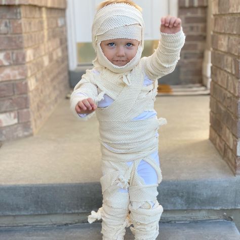 Creative Kids Costumes, Kids Mummy Costume, Diy Mummy Costume, Mummy Diy, Childrens Halloween Costumes, Mummy Costume, Felting Projects Ideas, Costume Toddler, Zombie Costume