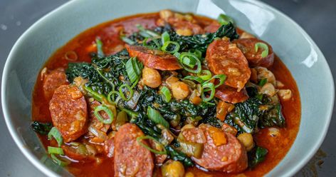 Chorizo Stew, Hearty Stew, Chickpea Stew, Hearty Stews, Stew Recipe, Quick Lunches, Cook At Home, Gumbo, Dinner Dishes