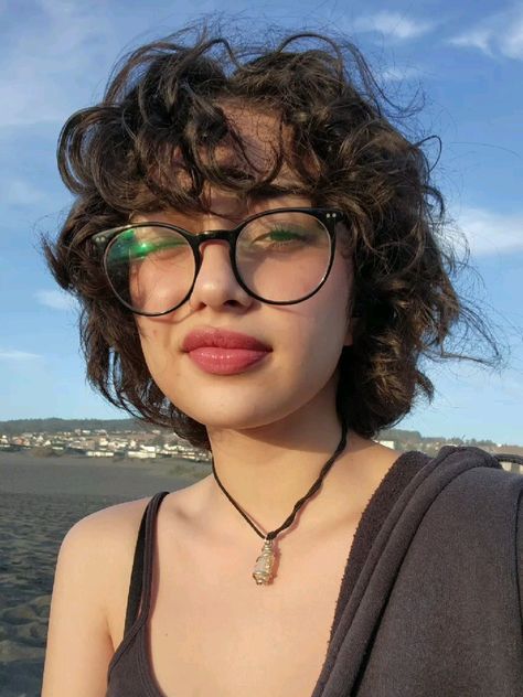 Short Curly Hair And Glasses, Short Hair Glasses, My New Haircut, Curly Hair Photos, Thick Curly Hair, Hair Inspiration Short, Shot Hair Styles, Curly Hair Women, Curly Hair Inspiration