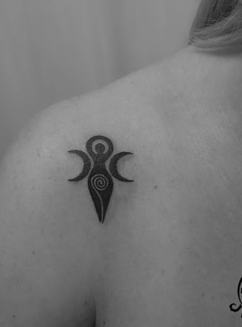 Spiral Goddess Tattoo, Wicca Tattoo, Spiral Of Life, Witchcraft Tattoos, Spiral Goddess, Pagan Tattoo, Spiral Tattoos, Goddess Symbol, Ancient Tattoo