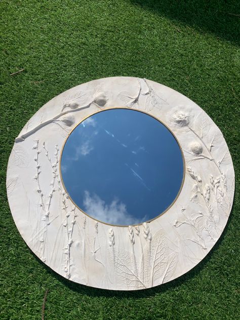 Ceramic Mirror Frame, Moldes Para Baby Shower, Mural Art Design, Driftwood Mirror, Marble Accessories, Plaster Crafts, Circle Painting, Mirror Crafts, Plaster Wall Art