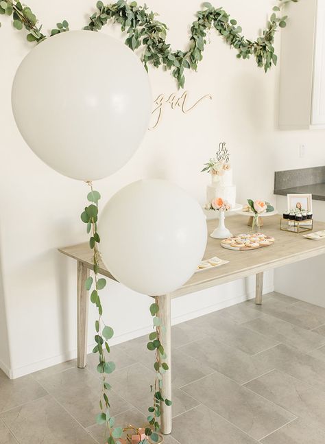 Gold & Greenery Woodland Baby Shower - Inspired By This Baby Shower Boho, Forest Baby Showers, Idee Babyshower, Green Baby Shower, Forest Baby, Shower Inspiration, Baby Shower Inspiration, Shower Bebe, Shower Themes