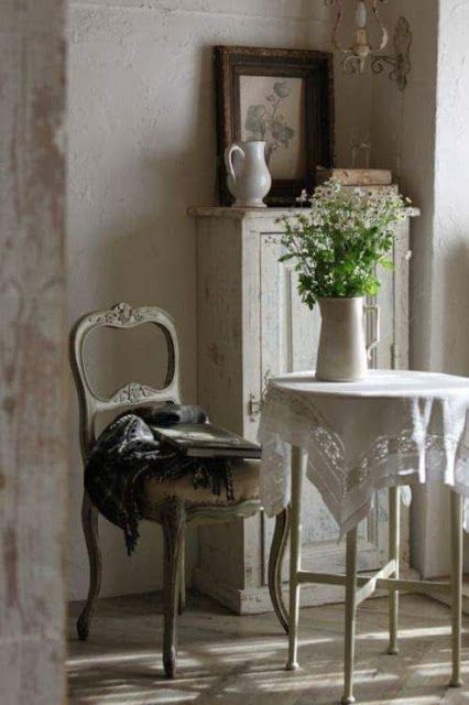 European Farmhouse Decor, Muebles Shabby Chic, Elsie De Wolfe, French Farmhouse Style, French Farmhouse Decor, Hus Inspiration, French Country Cottage, Design Del Prodotto, French Farmhouse