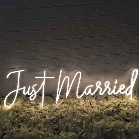 Just Married Neon Sign Custom Wall Decor, Wedding Neon Sign Wedding Decor Wedding Captions, Custom Wedding Decor, Wall Decor Wedding, Children's Day Gift, Custom Wall Decor, Event Sign, Wedding Neon Sign, Neon Wedding, Neon Light Signs