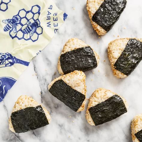 Brown Rice Onigiri, Salmon Onigiri Recipe, Rice Onigiri, Salmon Onigiri, Salmon Brown Rice, Onigiri Recipe, Seasoned Rice Vinegar, Nori Seaweed, Japanese Recipes