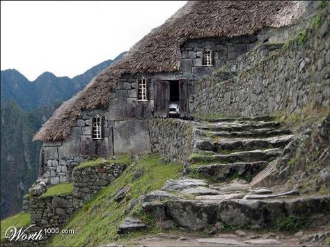 I'd like to see the inside of this house. / The Green Life <3 Unusual Houses, Stone Building, Unusual Buildings, Unusual Homes, Earth Homes, Thatched Roof, Unique Houses, Fantasy House, Tree Houses