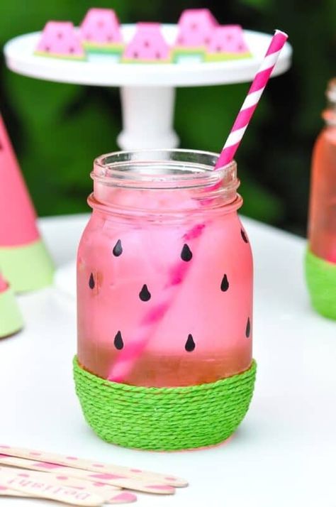 Watermelon Diy, Watermelon Birthday Parties, Fun Summer Crafts, Anniversaire Diy, Watermelon Decor, Diy Summer Crafts, Watermelon Party, Watermelon Birthday, Summer Crafts For Kids