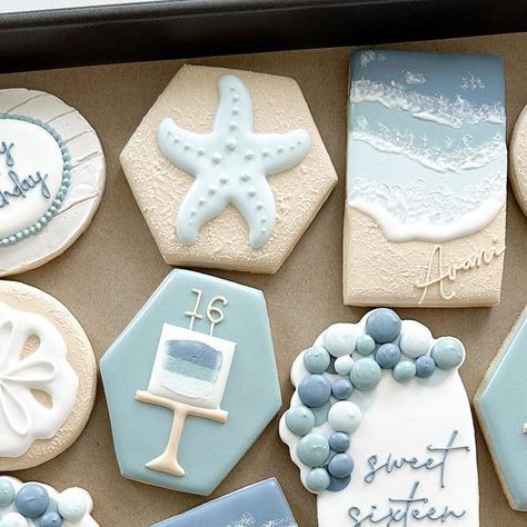 Nicole Pascasio Phelps on Instagram Birthday Decorated Cookies, Beach Cookies, Cookie Images, Sugar Cookie Royal Icing, Beach Themed Party, Cookies Decorated, Cookie Ideas, Cute Cookies, Icing Cookies