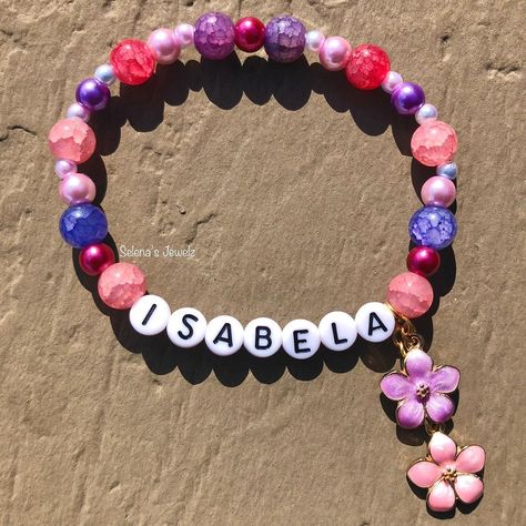 Encanto Bracelet, Encanto Crafts, Bracelet Message, Disney Bracelet, Disney Mom, Mystery Boxes, Diy Bracelet Designs, Letter Bracelet, Bracelet Ideas