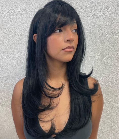 layered haircut with bangs by hairbabyangel on instagram long layers bangs hair inspo inspiration Goth Bangs Long Hair, Black Hair With Bangs And Layers, Side Bangs And Layers, Layers Side Bangs, Side Bangs With Layers, Side Bangstyle Hair Long, Goth Hair Color, Japan Haircut, Side Bangs Haircut