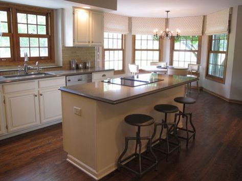 kitchen with wood trim Oak Wood Trim, White Kitchen Cupboards, Dark Wood Kitchens, Wood Floor Kitchen, Oak Trim, White Oak Wood, Wood Kitchen Cabinets, Upper Cabinets, Kitchen Redo