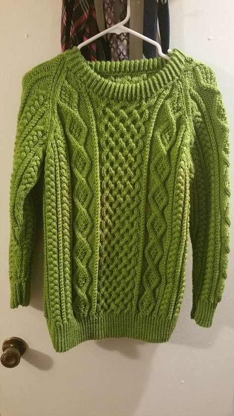 Honeycomb Sweater Knitting Pattern, Aran Stitch Patterns, Mens Cable Knit Sweater Pattern Free, Aran Cardigan Knitting Pattern Free, Aran Sweater Pattern Free, Cable Sweater Pattern Free, Sweater Patterns To Knit, Cable Knitted Sweaters, Women Dress Ideas