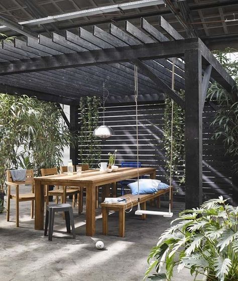 Ombra Pergola, Pergola Modern, Black Pergola, Design Per Patio, Pergola Outdoor, Cheap Pergola, Pergola Swing, Pergola Ideas, Modern Pergola