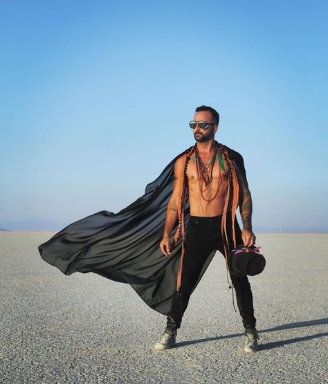 Estilo Burning Man, Africa Burn, Burning Man Style, Men Festival Outfit, Mens Festival Fashion, Afrika Burn, Rave Outfits Men, Rave Outfits Edc, Festival Outfit Inspiration